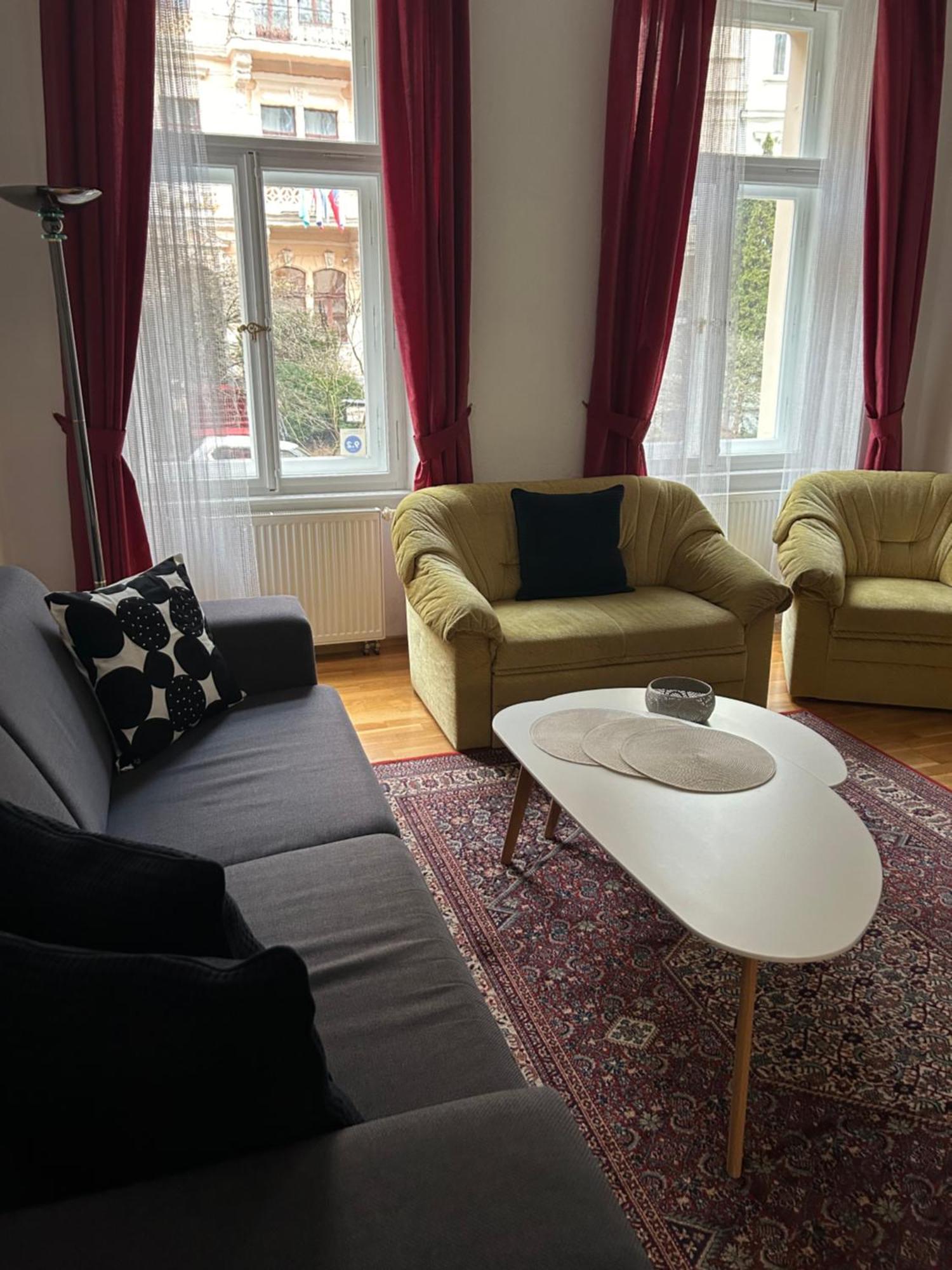 קרלובי וארי Apartment Sadova מראה חיצוני תמונה